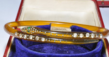 WONDERFUL VINTAGE ART DECO APPLE JUICE CELLULOID RHINESTONE SET SNAKE BANGLE