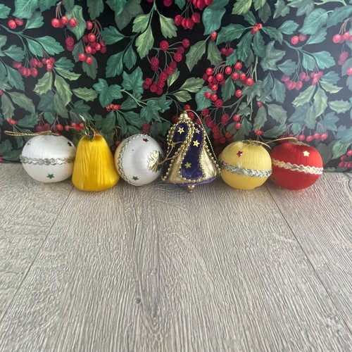 Spun satin bauble set - satin,