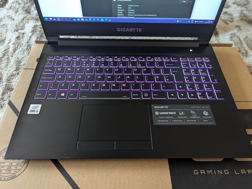 Gigabyte gaming laptop - kc,