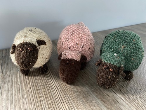 Hand knitted sheep cream - sheep:,