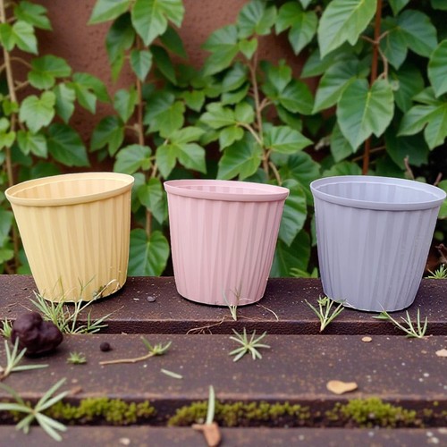 Set ribbed plant pots - of,