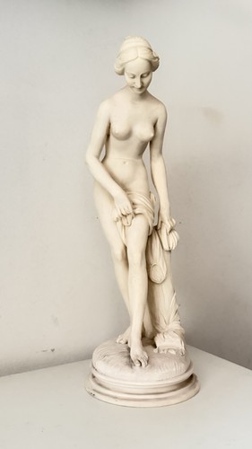 Vintage bathing venus - vintage,