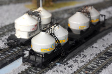 Lima Twin Tank Cement Wagons x3 Blue Circle x2 + 1 OO Grey