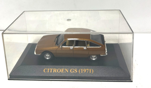 Newsstand car die cast - 1:43,