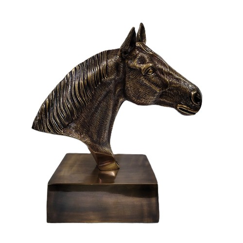 Large metal horse head base - on,