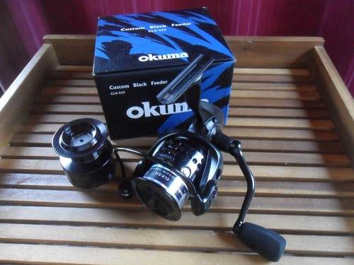 Okuma custom black - black, feeder