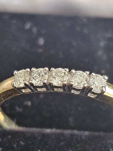 Diamond ring 18ct set - diamond,