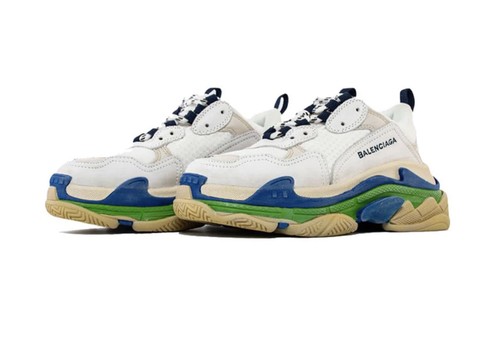Balenciaga triple trainers - s,