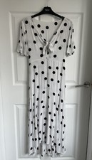 Ladies White/Black PRIMARK Spotted Short Flare Sleeve Long V Neck Dress Size 10
