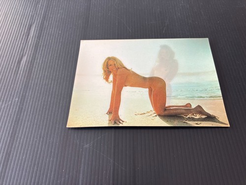 Girl the beach toppan - on,
