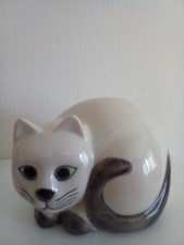 Quail Cat - no name. Lovely ceramic cat 3" x 4.5" /8cmx11cm.Excellent condition.