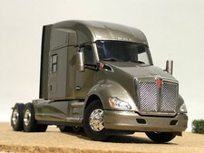 Kenworth T680 6x4 silver, WSI