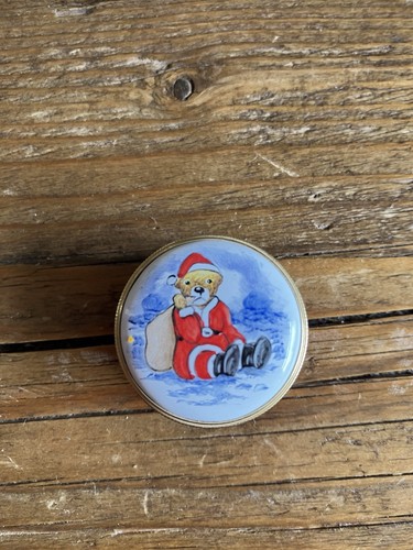 Staffordshire enamel pill - pill, box