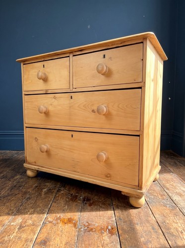Victorian stripped pine chest - stripped,