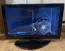 Toshiba Regza 32 Inch TV 32RV753 Smashed Screen No Remote FOR PARTS NOT WORKING 
