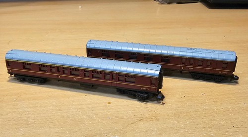 Trix scale mk1 coaches - n,