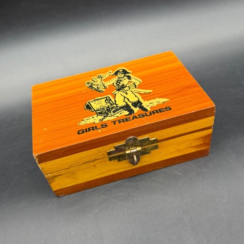 Vintage wooden jewelry box - vintage,
