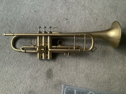 Bach stradivarius model 37 - model,
