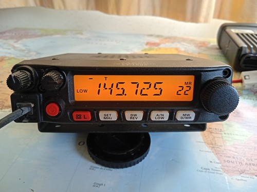 Ham radio transceiver yaesu - ham,