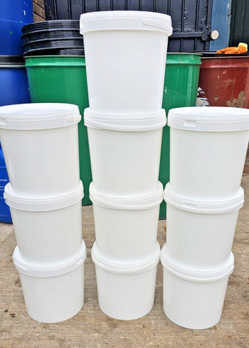 10kg buckets water - x,