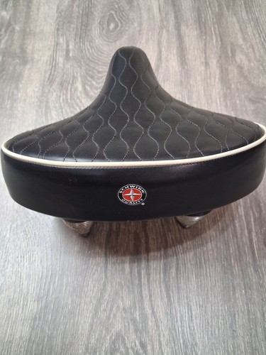 Schwinn cruiser bike saddle - schwinn,