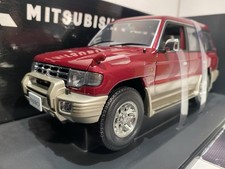 AUTOART 1:18 MITSUBISHI PAJERO