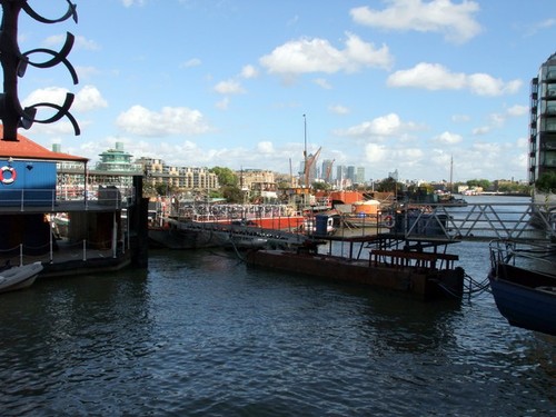 Photo house barges the - a3,