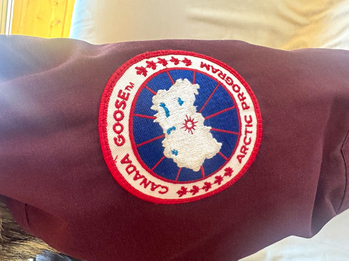 Authentic canada goose - canada,