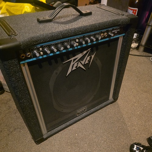 Peavey solid state - ,