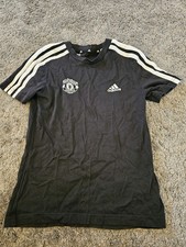Boys Adidas Man Utd Black Tshirt Aged 5-6 Years