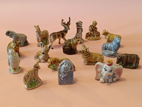 Job lot assorted collectible - -,