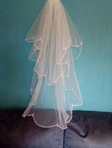 Ivory veil tier fingertip - ivory,