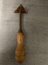 VINTAGE WOOD HANDLE SCRAPER