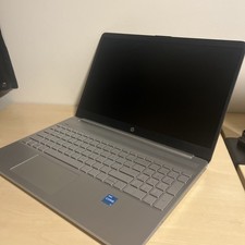 HP Laptop 15s-fq5020na 15.6"/ i3/4GB RAM 128GB SSD + 1yr Norton, 1yr Office 365