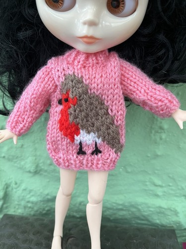 Blythe size doll - hand, knitted