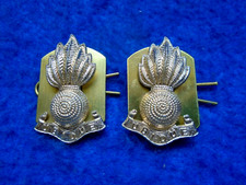PAIR OF ROYAL ARTILLERY ANODISED STAYBRITE GOLD COLLAR BADGES + PLATES & PINS