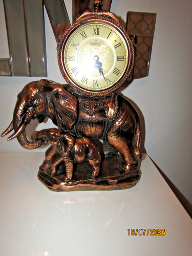 Quartz elephant clock - quartz, large