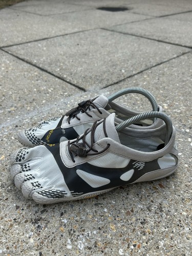 Vibram five fingers - vibram,