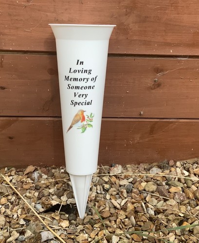 Robin spike memorial - spike, grave