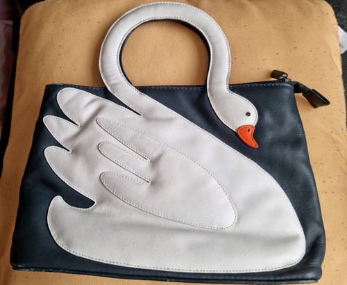 Yoshi lichfield swan - lichfield,
