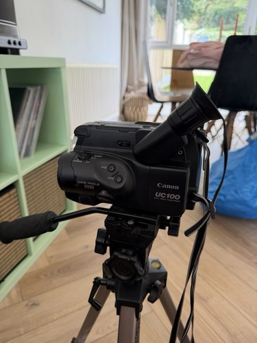 Canon camcorder uc100 - uc100, 8mm