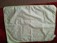 KIDSLINE - CHILD'S LIGHT/DARK GREEN PATTERNED  COT COVER