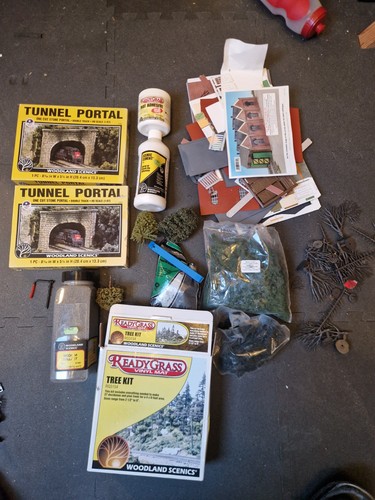 Hornby scene job lot - lot,, tree