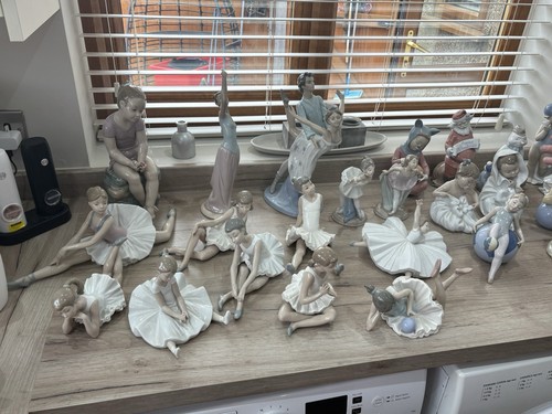 Nao figurines - 31,