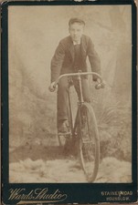 HOUNSLOW CABINET CARD MAN ON