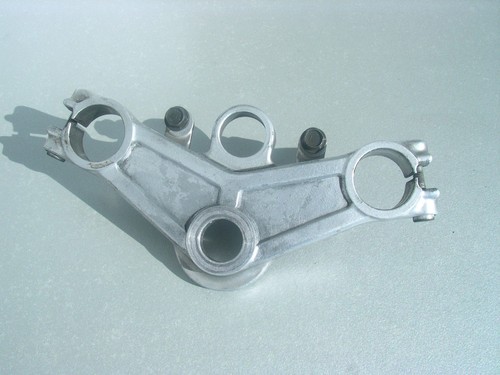 Triple clamp upper - front, fork