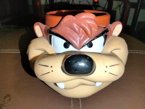 Tazmanian devil taz plastic - tazmanian,