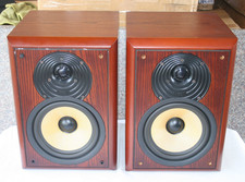 Solid B&W CDM2 bookshelf