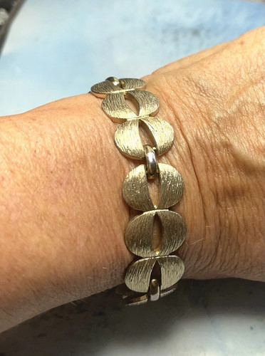Vintage gold tone monet - gold,