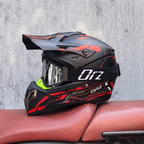 Dot adult iconic helmet - iconic,